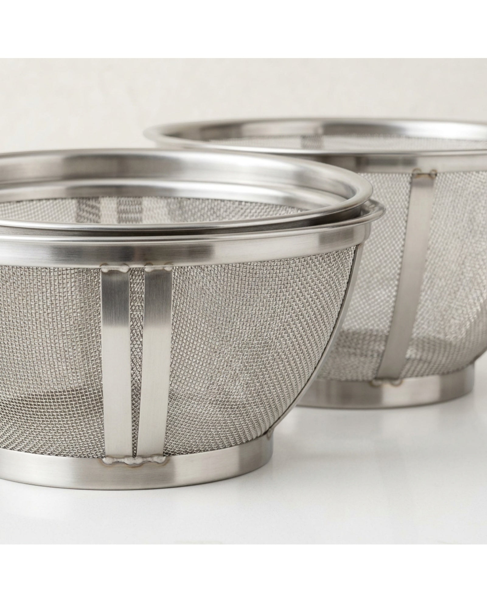 Fexao Nesting Deep-Mesh Draining Basket Set of 2 20 and 24 cm - Detail view