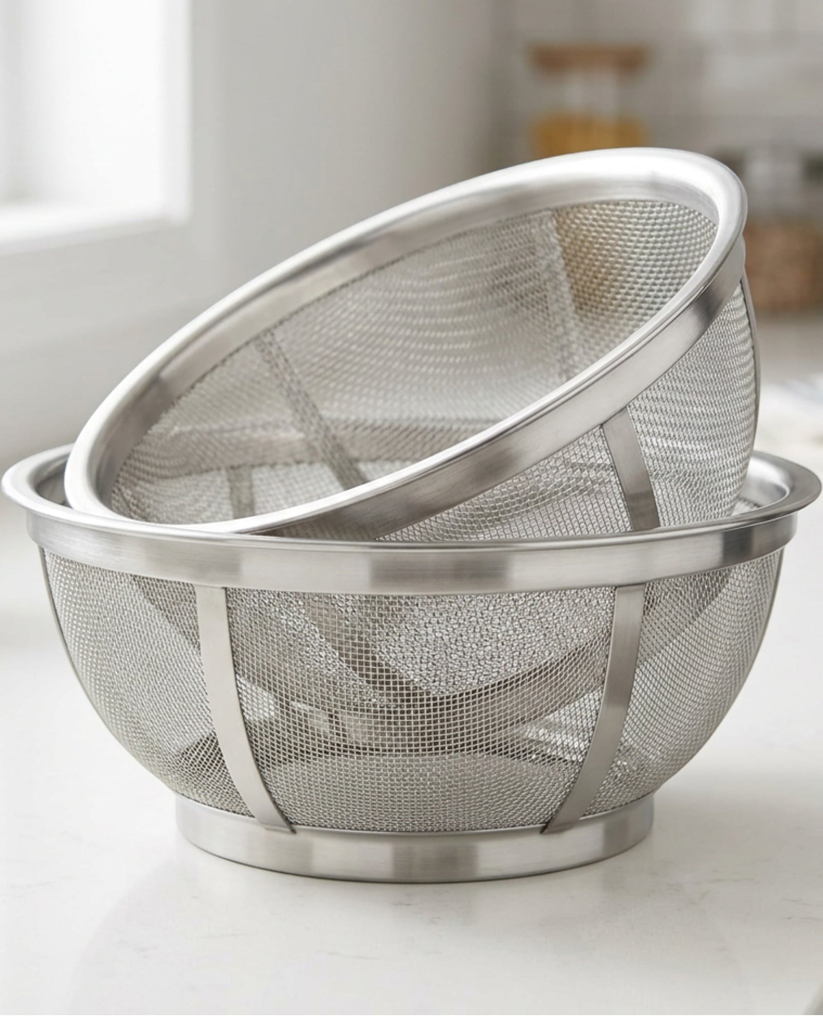 Fexao Nesting Deep-Mesh Draining Basket Set of 2 20 and 24 cm - Lifestyle view